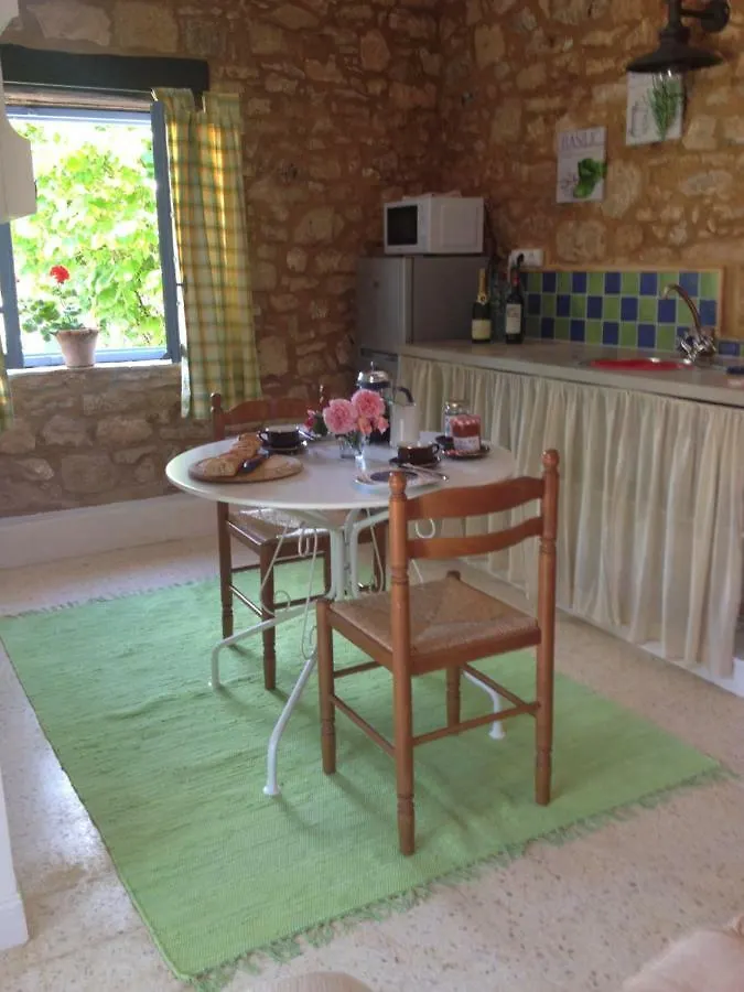La Chaumiere Hotel Montcabrier  Guest house